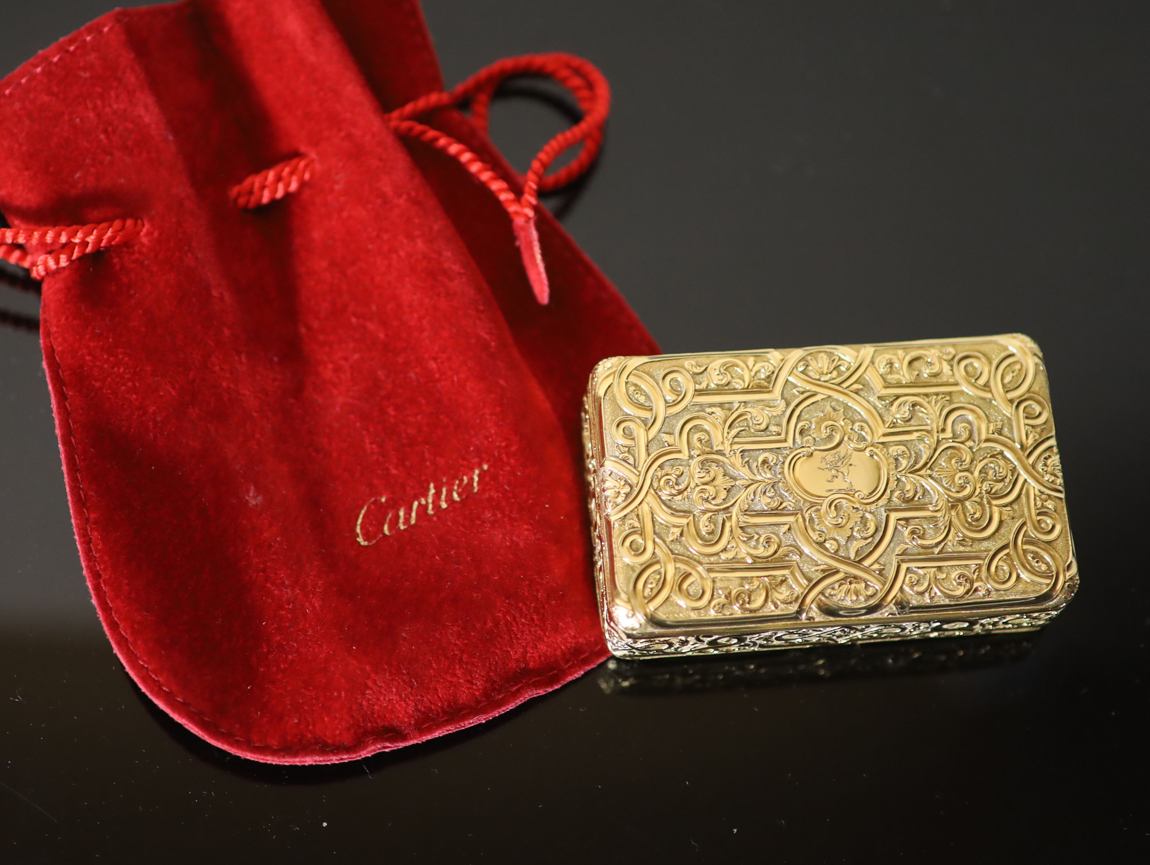 A good William IV 18ct gold rectangular snuff box by John Linnet, London, 1833,